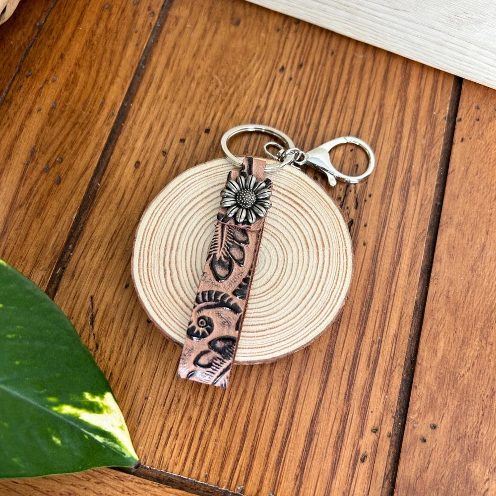 Tooled Faux Leather Flower Keychain Boho Western‎ Style Charm Boho Western